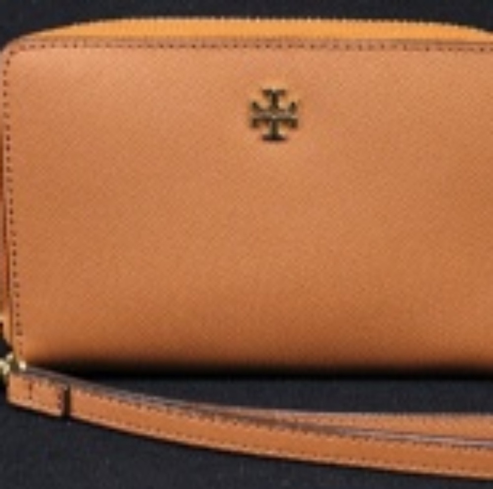 Tory Burch Robinson zip